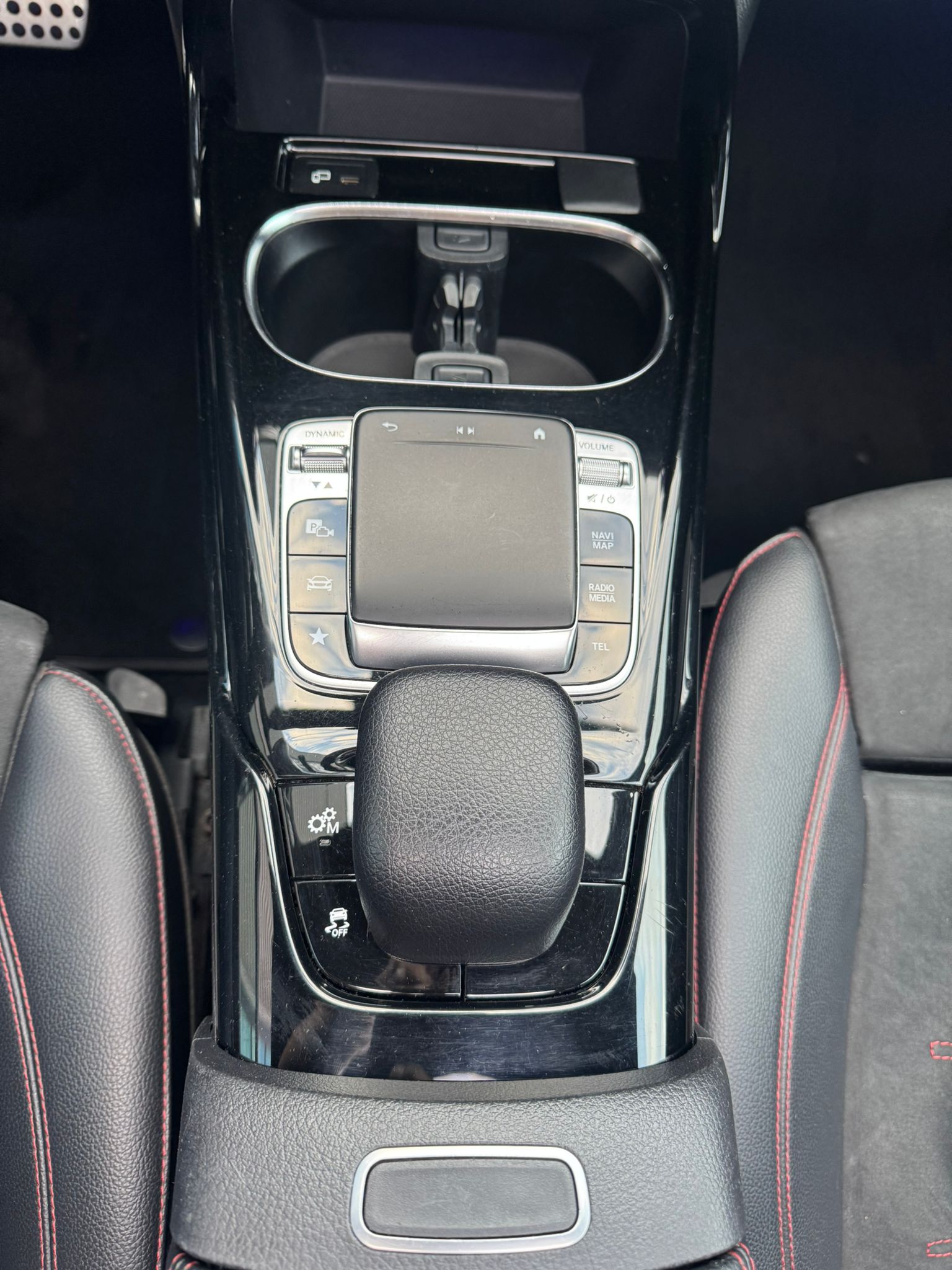 Mercedes-Benz A35 AMG 4Matic+|306PK|PANO|AERO|FUL|SPEEDSHIFT