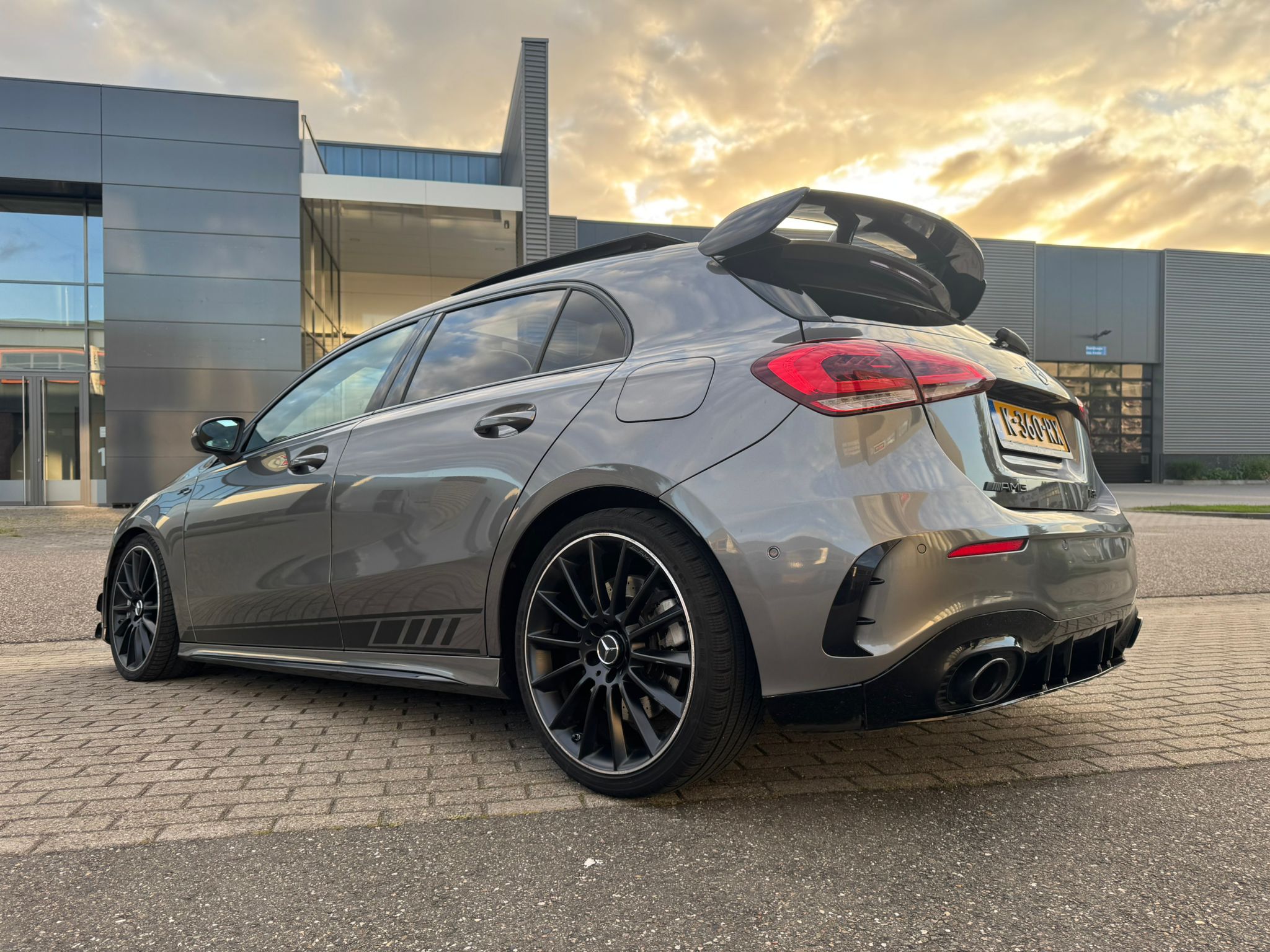 Mercedes-Benz A35 AMG 4Matic+|306PK|PANO|AERO|FUL|SPEEDSHIFT